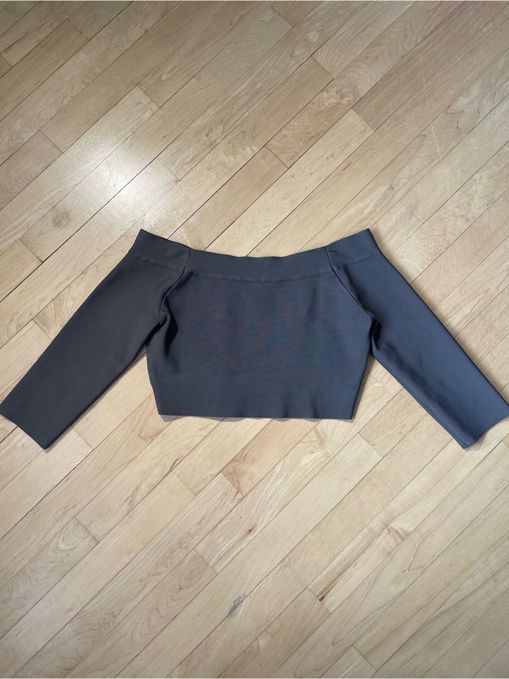 BCBGMAXAZRIA grey 3/4 sleeves off the shoulder crop top
